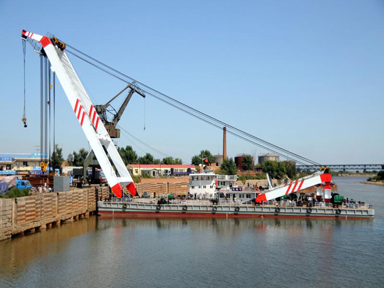 300噸浮吊船